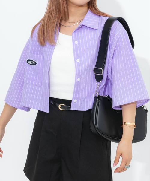 nemne store(ネンネストア)の「ワッペンストライプ半袖ショートシャツ(シャツ/ブラウス・レディース・パープル/オフホワイト/ブルー・フリー)」の3枚目の写真