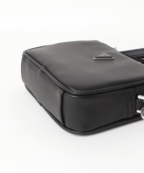 Guess(ゲス)の「CERTOSA SAFFIANO Mini Vanity Case(クラッチバッグ・メンズ・ブラック・ONE SIZE)」の12枚目の写真