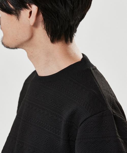 EDIFICE（エディフィス）の「3D ネイティブ ジャガード 長袖 Tシャツ 