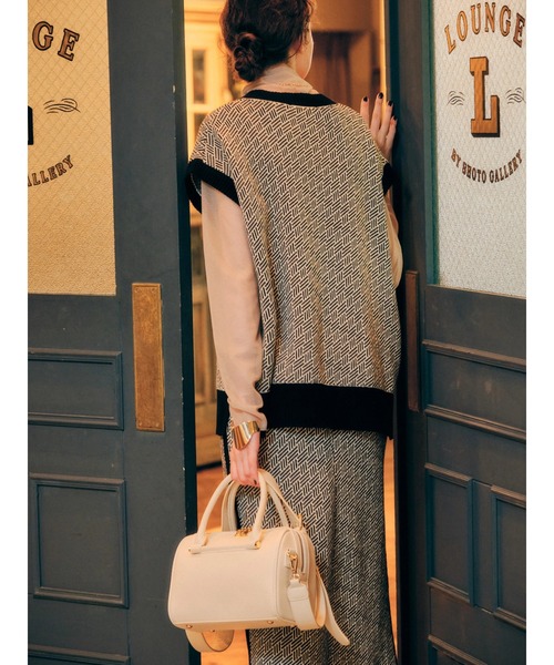 AMERICAN HOLIC(アメリカンホリック)の「Vネックジャガードニットベスト(ベスト・レディース・ブラック/テラコッタ・M/L)」の20枚目の写真