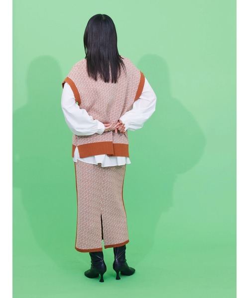 AMERICAN HOLIC(アメリカンホリック)の「Vネックジャガードニットベスト(ベスト・レディース・ブラック/テラコッタ・M/L)」の13枚目の写真