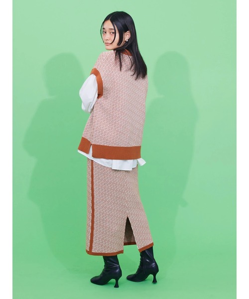 AMERICAN HOLIC(アメリカンホリック)の「Vネックジャガードニットベスト(ベスト・レディース・ブラック/テラコッタ・M/L)」の12枚目の写真