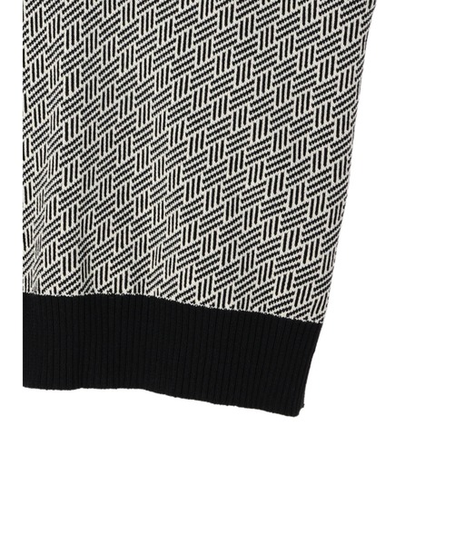 AMERICAN HOLIC(アメリカンホリック)の「Vネックジャガードニットベスト(ベスト・レディース・ブラック/テラコッタ・M/L)」の7枚目の写真