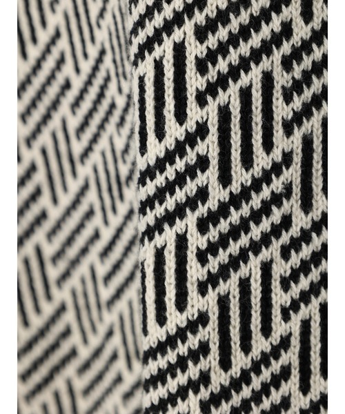 AMERICAN HOLIC(アメリカンホリック)の「Vネックジャガードニットベスト(ベスト・レディース・ブラック/テラコッタ・M/L)」の5枚目の写真