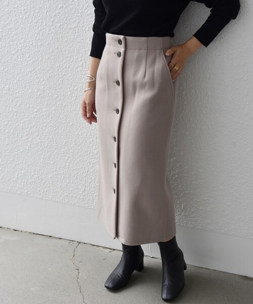 SHIPS any（シップス エニィ）の「SHIPS any: ジャージメルトン フロントボタン ストレート スカート◇（スカート・レディース・ブラック/ベージュ/イエロー・38/36）」の3枚目の写真