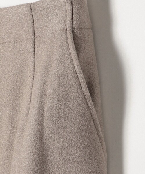 SHIPS any（シップス エニィ）の「SHIPS any: ジャージメルトン フロントボタン ストレート スカート◇（スカート・レディース・ブラック/ベージュ/イエロー・38/36）」の8枚目の写真