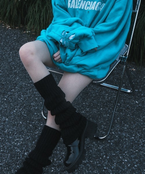 .KOM（ドットコム）の「『.KOM/ドットケーオーエム』ルーズソックス/レッグウォーマー【Y】【CN】（レッグウォーマー・レディース・ブラック/ホワイト・FREE）」の5枚目の写真