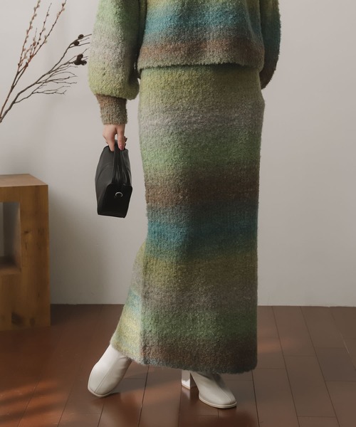 SENSE OF PLACE by URBAN RESEARCH(センスオブプレイスバイアーバンリサーチ)の「ブークレグラデーションニットスカート(スカート・レディース・グリーン系その他/ブルー系その他/ピンク系その他/ブラウン系その他・ONE)」の1枚目の写真