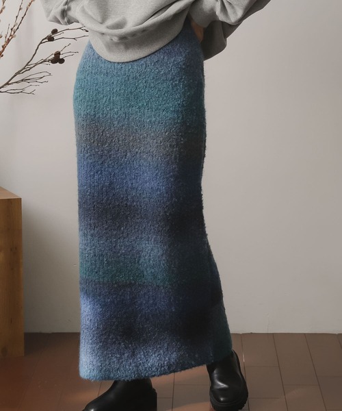 SENSE OF PLACE by URBAN RESEARCH(センスオブプレイスバイアーバンリサーチ)の「ブークレグラデーションニットスカート(スカート・レディース・グリーン系その他/ブルー系その他/ピンク系その他/ブラウン系その他・ONE)」の3枚目の写真