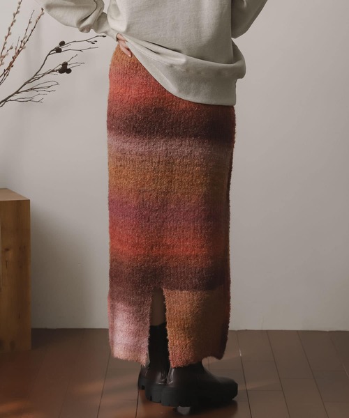 SENSE OF PLACE by URBAN RESEARCH(センスオブプレイスバイアーバンリサーチ)の「ブークレグラデーションニットスカート(スカート・レディース・グリーン系その他/ブルー系その他/ピンク系その他/ブラウン系その他・ONE)」の10枚目の写真