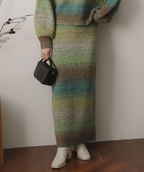 SENSE OF PLACE by URBAN RESEARCH(センスオブプレイスバイアーバンリサーチ)の「ブークレグラデーションニットスカート(スカート・レディース・グリーン系その他/ブルー系その他/ピンク系その他/ブラウン系その他・ONE)」の11枚目の写真