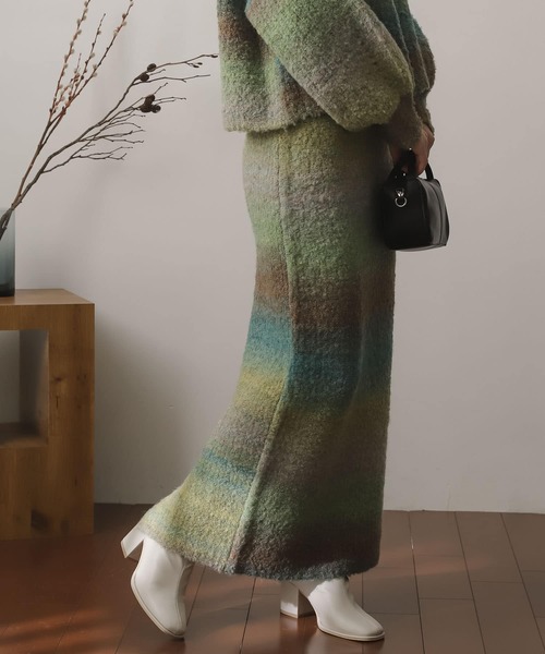 SENSE OF PLACE by URBAN RESEARCH(センスオブプレイスバイアーバンリサーチ)の「ブークレグラデーションニットスカート(スカート・レディース・グリーン系その他/ブルー系その他/ピンク系その他/ブラウン系その他・ONE)」の15枚目の写真