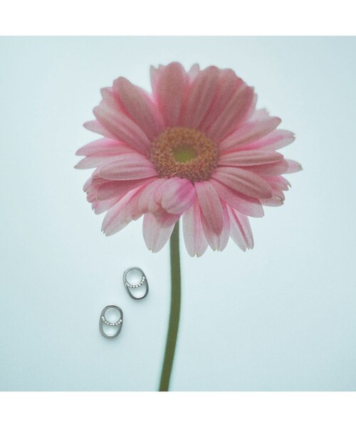 ANEVER(アンエバー)の「09 LOGO イヤリング(イヤリング・レディース・ゴールド系/シルバー系・F)」の2枚目の写真