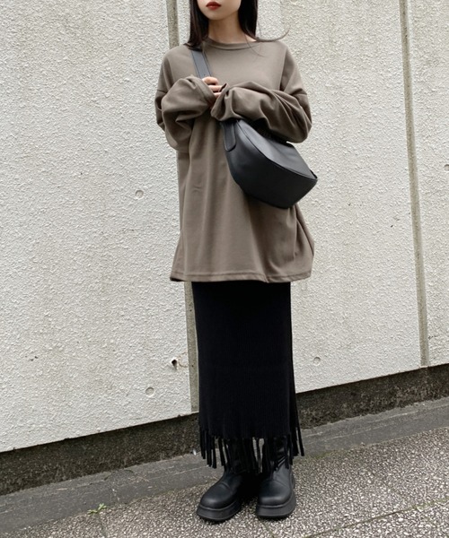 LVEU.(ラブユ.)の「Over silhouette long sleeve tee / オーバーシルエットロングスリーブTシャツ(Tシャツ/カットソー・レディース・ブラック/カーキ/ホワイト/ダークグレー・FREE)」の6枚目の写真