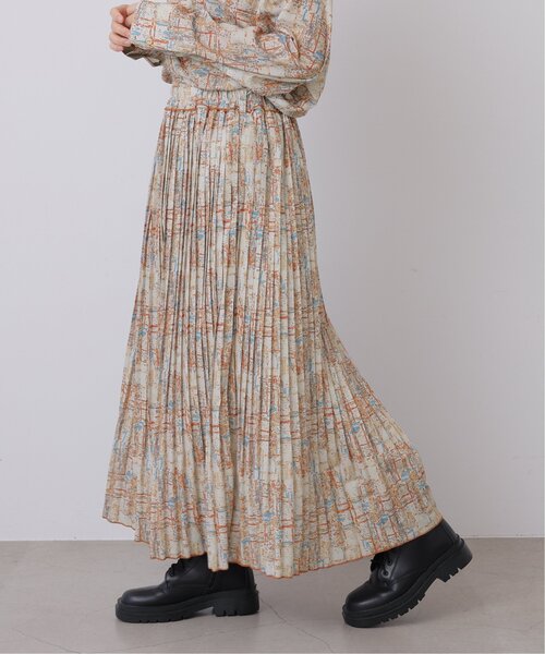 DOUBLE NAME（ダブルネーム）の「オリジナルドローイングプリント消しプリーツスカート（スカート・レディース・キナリ/ネイビー/グリーン・FREE）」の2枚目の写真