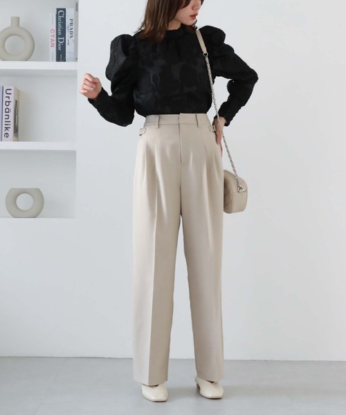 archives（アルシーヴ）の「サイドタブ付きタックパンツ（その他パンツ・レディース・ベージュ/ブラック/キャメル・MEDIUM）」の6枚目の写真