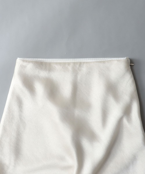 DRESSLAVE(ドレスレイブ)の「vintage like satin flare skirt DRESSLAVE(ドレスレイブ)の「vintage like satin flare skirt