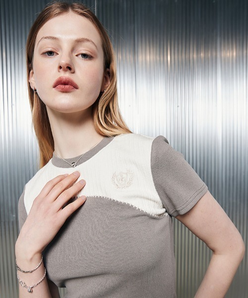 LARTIGENT(ラーティゼン)の「A'GEM/9 × .kom『LARTIGENT/ラーティゼン』L2 STICH COLOR BLOCK TOP/ステッチブロック トップス(Tシャツ/カットソー・レディース・アイボリー/チャコールグレー・FREE)」の7枚目の写真