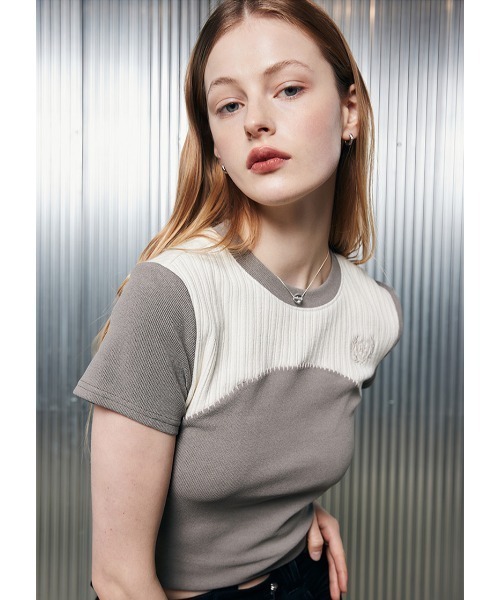 LARTIGENT(ラーティゼン)の「A'GEM/9 × .kom『LARTIGENT/ラーティゼン』L2 STICH COLOR BLOCK TOP/ステッチブロック トップス(Tシャツ/カットソー・レディース・アイボリー/チャコールグレー・FREE)」の13枚目の写真