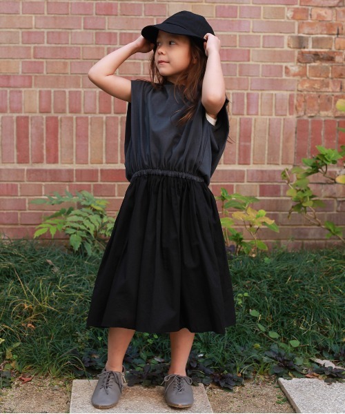 FITH（フィス）の「天竺&ガーゼ 膝下ワンピース（ワンピース・キッズ・チャコールグレー/ブルー/ベージュ・130/140）」の2枚目の写真