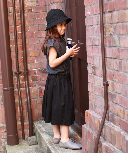 FITH（フィス）の「天竺&ガーゼ 膝下ワンピース（ワンピース・キッズ・チャコールグレー/ブルー/ベージュ・130/140）」の14枚目の写真