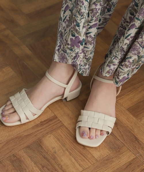 URBAN RESEARCH DOORS(アーバンリサーチドアーズ)の「メッシュストラップサンダル(サンダル・レディース・ベージュ系その他/ブラック/アイボリー・38/36/37)」の4枚目の写真