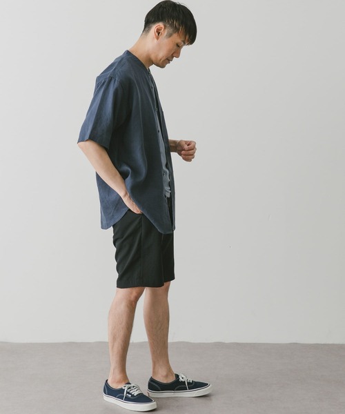 URBAN RESEARCH DOORS（アーバンリサーチドアーズ）の「シルケットリネンバンドカラーショートスリーブシャツ（シャツ/ブラウス・メンズ・グレー/ホワイト系その他/ブルー/ブラウン/ネイビー・MEDIUM/X-LARGE/LARGE）」の17枚目の写真