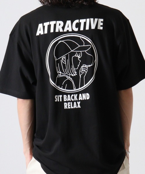 MODISH GAZE（モディシュガゼ）の「MODISH GAZE スモーキングガール SIT BACK AND RELAX半袖Tシャツ（Tシャツ/カットソー・メンズ・ネイビー系1/ネイビー系2/ブラック×ホワイト/ホワイト×ブラック・L/XL/M）」の3枚目の写真