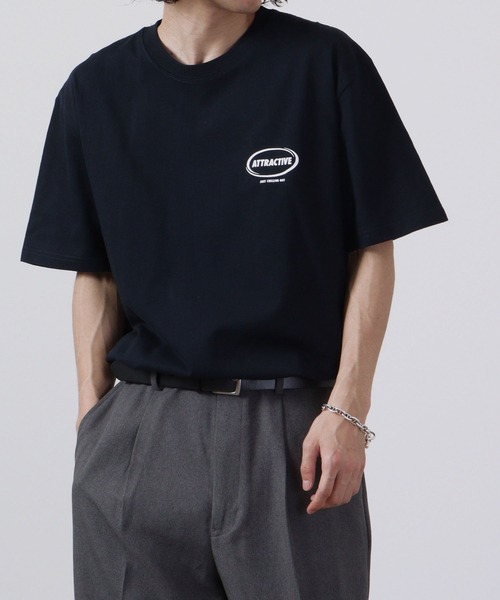 MODISH GAZE（モディシュガゼ）の「MODISH GAZE スモーキングガール SIT BACK AND RELAX半袖Tシャツ（Tシャツ/カットソー・メンズ・ネイビー系1/ネイビー系2/ブラック×ホワイト/ホワイト×ブラック・L/XL/M）」の9枚目の写真
