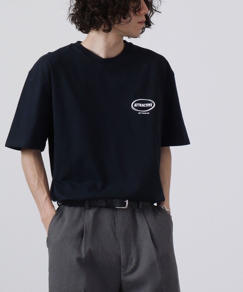 MODISH GAZE（モディシュガゼ）の「MODISH GAZE スモーキングガール SIT BACK AND RELAX半袖Tシャツ（Tシャツ/カットソー・メンズ・ネイビー系1/ネイビー系2/ブラック×ホワイト/ホワイト×ブラック・L/XL/M）」の8枚目の写真