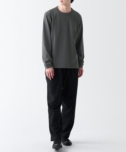 無印良品(ムジルシリョウヒン)の「洗いざらし太番手クルーネック長袖Tシャツ(Tシャツ/カットソー・メンズ・キャメル/ブラック/ブルー系1/ホワイト/ダークグレー/ダークグリーン・XS/XXL/M/L/XL/S)」の17枚目の写真