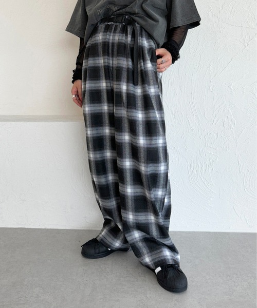 apres jour mignon(アプレジュールミニョン)の「オンブレチェックワイドパンツ【ZOZOTOWN限定アイテム】(その他パンツ・レディース・ブラック系その他/ブラック・MEDIUM/SMALL/X-LARGE)」の20枚目の写真