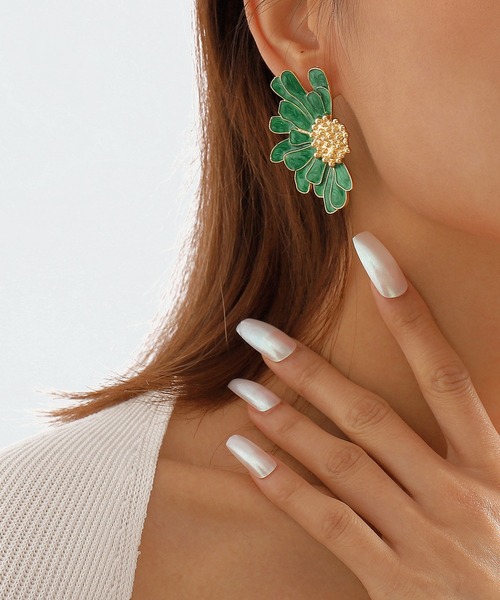 LA VORAGINE(ラ ヴォラジネ)の「デザインピアス(ピアス(両耳用)・レディース・ゴールド/ブラック/ホワイト/グリーン/ピンク/A・FREE)」の9枚目の写真