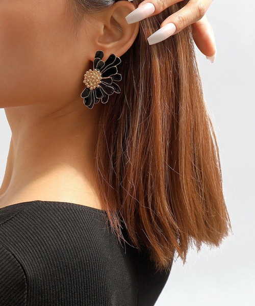 LA VORAGINE(ラ ヴォラジネ)の「デザインピアス(ピアス(両耳用)・レディース・ゴールド/ブラック/ホワイト/グリーン/ピンク/A・FREE)」の10枚目の写真