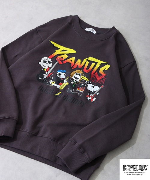 PEANUTS(ピーナッツ)の「PEANUTS スヌーピー ヘビーウェイト ロック スウェット トレーナー(スウェット・レディース・ネイビー系2/アイボリー系1/ネイビー/アイボリー/ブラック/ブラック系2/ネイビー系1/アイボリー系2/ブラック系1・M/L/LL)」の4枚目の写真