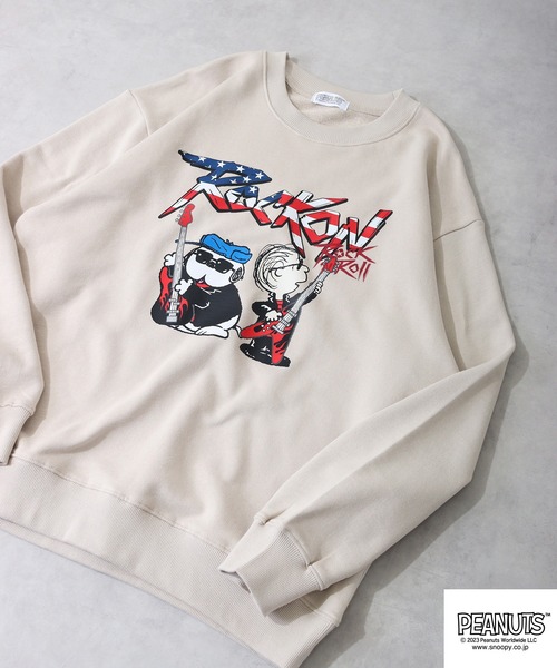 PEANUTS(ピーナッツ)の「PEANUTS スヌーピー ヘビーウェイト ロック スウェット トレーナー(スウェット・レディース・ネイビー系2/アイボリー系1/ネイビー/アイボリー/ブラック/ブラック系2/ネイビー系1/アイボリー系2/ブラック系1・M/L/LL)」の5枚目の写真