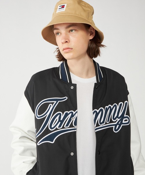 tommy jeans（トミー ジーンズ）の「レターマンジャケット