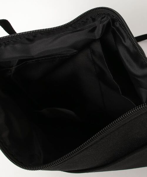 SIERRA DESIGNS(シェラデザイン)の「SIERRA DESIGNS / コーデュラ サラウンドポケット サコッシュ(ショルダーバッグ・メンズ・ブラック・FREE)」の4枚目の写真