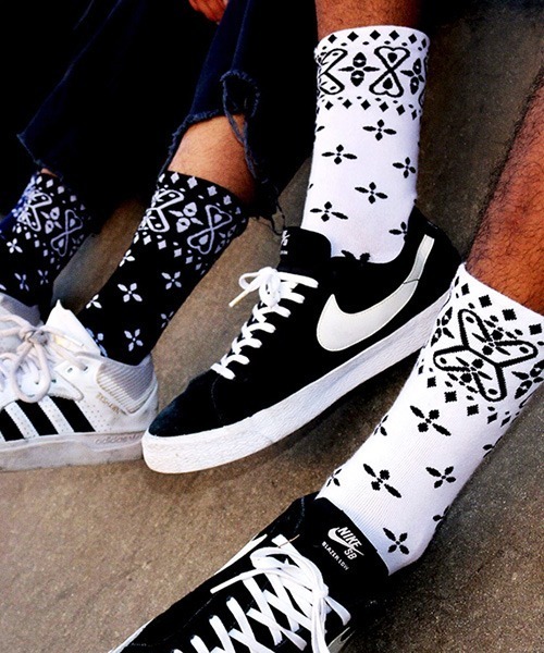 COOKMAN(クックマン)の「Cookman クックマン ソックス Crew Socks Bandanna Cross バンダナ ソックス(ソックス/靴下・メンズ・ホワイト/ブラック/ネイビー/ブラック×レッド/グレー/ダークグリーン・FREE)」の2枚目の写真