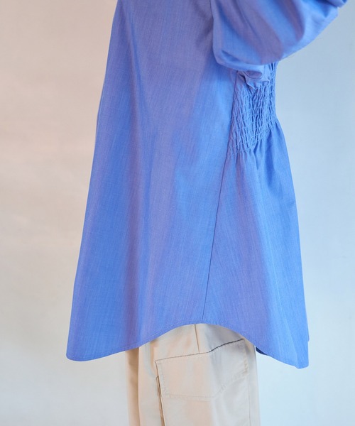VIS(ビス)の「プリーツスリーブシャツ【洗える】(シャツ/ブラウス・レディース・ブルー系その他6/ブルー/オフホワイト/パープル系その他・FREE)」の13枚目の写真