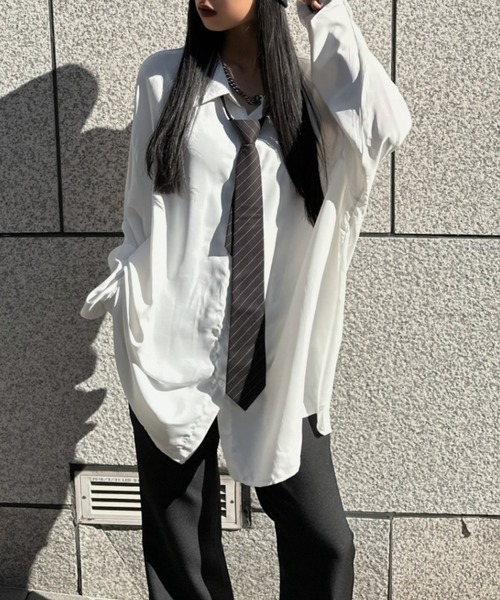 LVEU.(ラブユ.)の「【LVEU.】シンプルオーバーシャツ / トップス シャツ オーバー ビッグサイズ ビック 布帛 シンプル ブラック ホワイト ブルー 水色(シャツ/ブラウス・レディース・ホワイト/ブラック/ブルー・FREE)」の1枚目の写真