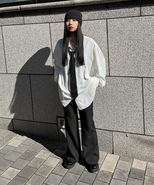 LVEU.(ラブユ.)の「【LVEU.】シンプルオーバーシャツ / トップス シャツ オーバー ビッグサイズ ビック 布帛 シンプル ブラック ホワイト ブルー 水色(シャツ/ブラウス・レディース・ホワイト/ブラック/ブルー・FREE)」の6枚目の写真