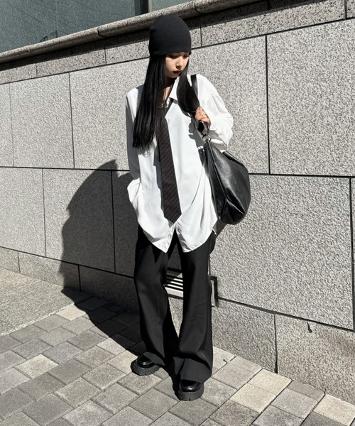 LVEU.(ラブユ.)の「【LVEU.】シンプルオーバーシャツ / トップス シャツ オーバー ビッグサイズ ビック 布帛 シンプル ブラック ホワイト ブルー 水色(シャツ/ブラウス・レディース・ホワイト/ブラック/ブルー・FREE)」の9枚目の写真