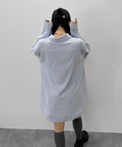 LVEU.(ラブユ.)の「【LVEU.】シンプルオーバーシャツ / トップス シャツ オーバー ビッグサイズ ビック 布帛 シンプル ブラック ホワイト ブルー 水色(シャツ/ブラウス・レディース・ホワイト/ブラック/ブルー・FREE)」の4枚目の写真