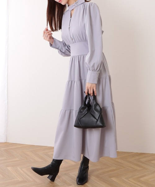 Lace Ladies(レースレディース)の「Vネック ティアード ギャザー マキシ丈 ワンピース(ワンピース・レディース・ブラック/ブルーグレー・S/FREE)」の10枚目の写真