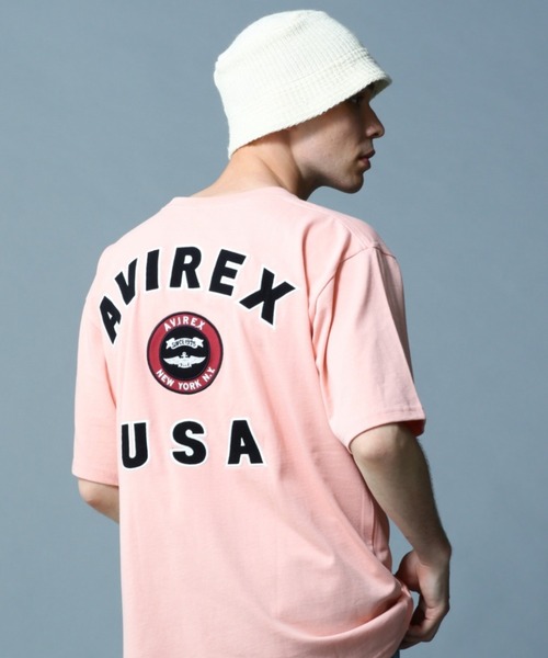 AVIREX(アヴィレックス)の「VARSITY LOGO T-SHIRT 2.0 / バーシティ ロゴ Tシャツ2.0 / AVIREX / アヴィレックス(Tシャツ/カットソー・メンズ・ブラック/ホワイト系2/サックスブルー/ネイビー/マスタード/ブラウン/ダークグリーン系/ピンク・L/M/XL/2XL)」の8枚目の写真