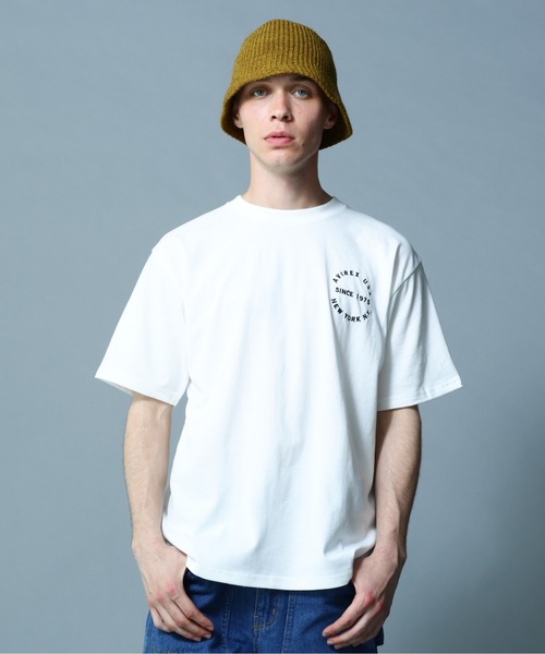 AVIREX(アヴィレックス)の「VARSITY LOGO T-SHIRT 2.0 / バーシティ ロゴ Tシャツ2.0 / AVIREX / アヴィレックス(Tシャツ/カットソー・メンズ・ブラック/ホワイト系2/サックスブルー/ネイビー/マスタード/ブラウン/ダークグリーン系/ピンク・L/M/XL/2XL)」の10枚目の写真