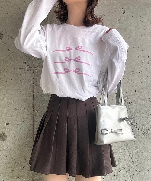 cuorequal(クオレコール)の「PINKリボンプリントTシャツ(Tシャツ/カットソー・レディース・ホワイト・MEDIUM/LARGE)」の1枚目の写真