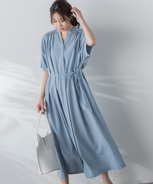 LAUTREAMONT(ロートレアモン)の「キーホールリラクシーワンピース≪手洗い可能≫(ワンピース・レディース・ブラック/ブルー/ベージュ・11号/9号)」の1枚目の写真