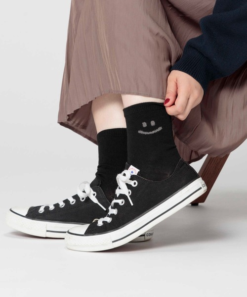 Right-on（ライトオン）の「【BASIC SOCKS】サイドスマイル ソックス（ソックス/靴下・レディース・オフホワイト/グレー/ブラック・フリー）」の2枚目の写真